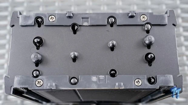 V8 ACE 3DHP heatpipe layout, top view Top-down view of the Cooler Master V8 ACE 3DHP fin stack showing two thicker central 3DHP heatpipes flanked by four standard heatpipes