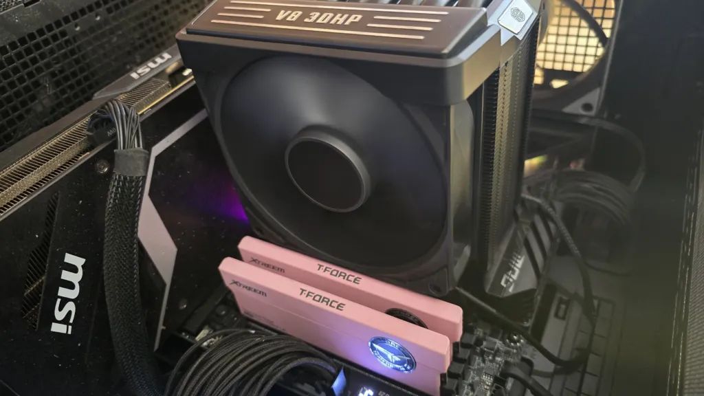 Fan rail raised for RAM clearance V8 ACE 3DHP front fan raised on its rail to clear tall RAM