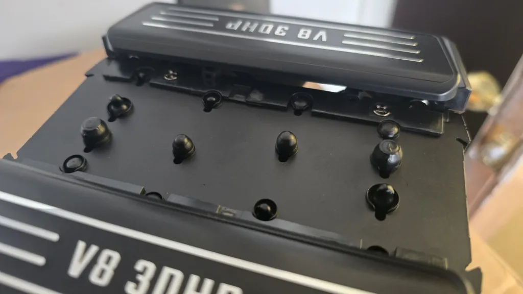 Top cover finish V8 ACE 3DHP top cover with metal trim and no RGB lighting