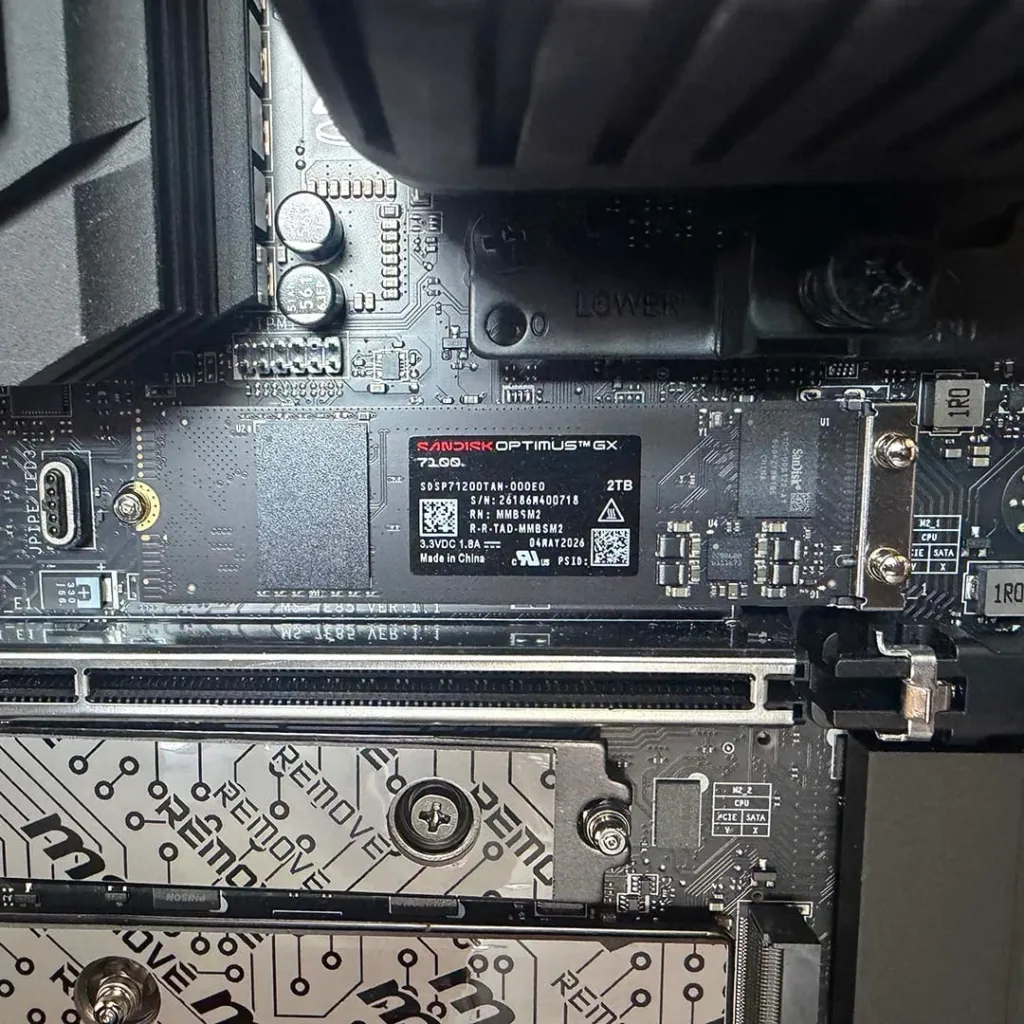 Optimus GX 7100 installed Sandisk Optimus GX 7100 installed in a laptop motherboard